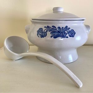 Lot of Vintage PFALTZGRAFF Yorktowne Stoneware Lidded Soup Tureen Server & Ladle